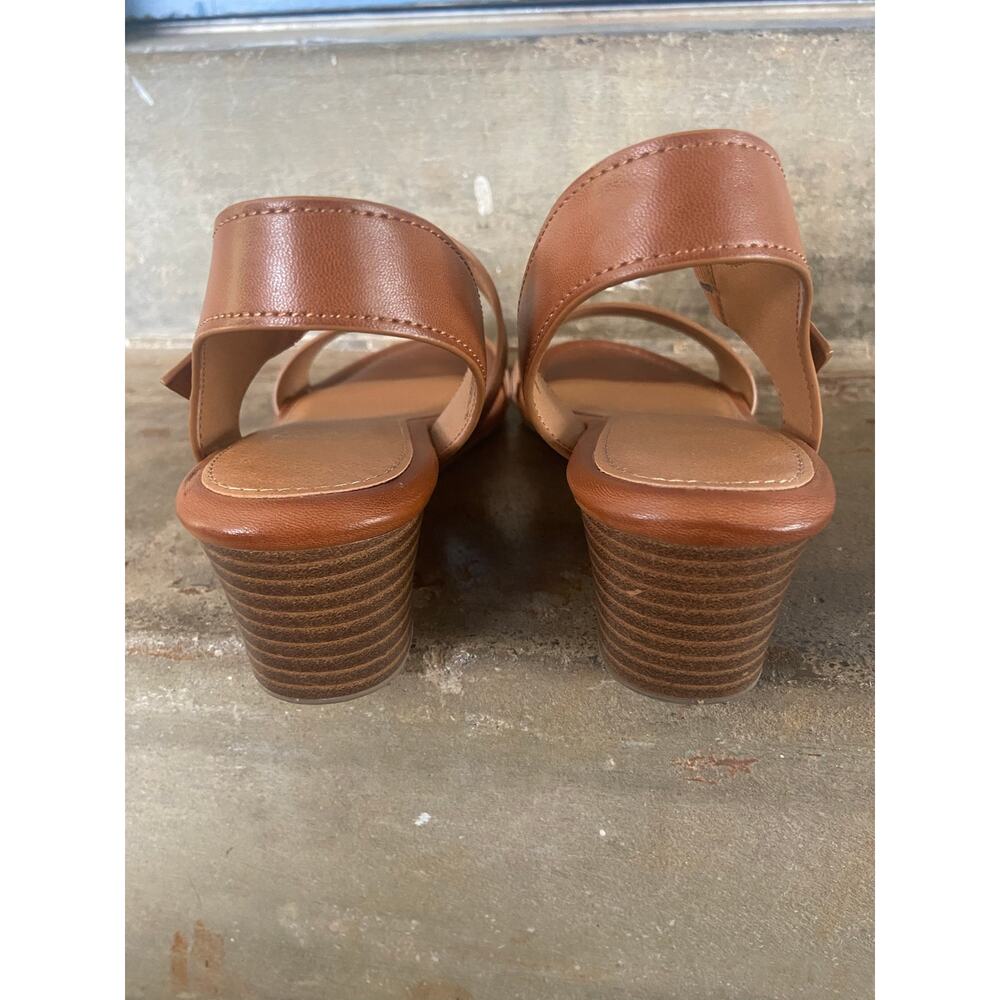 White Mountain tan wedge heel sandal - Picture 7 of 8